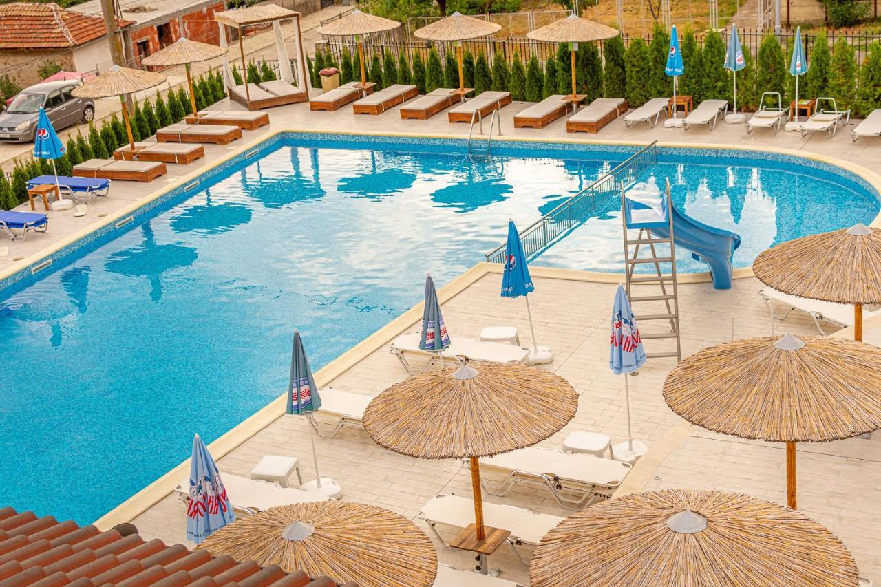 Eco Hotel Momata Kolarovo エクステリア 写真