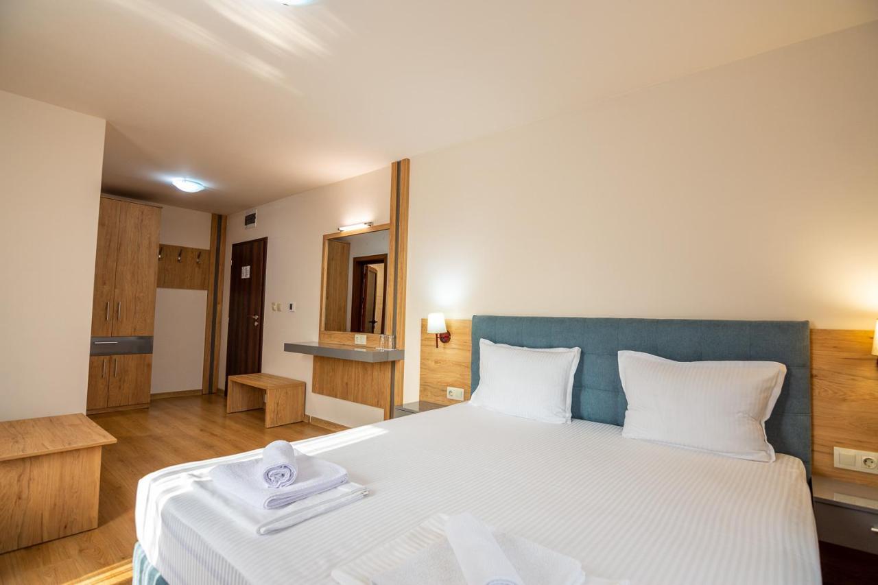 Eco Hotel Momata Kolarovo エクステリア 写真